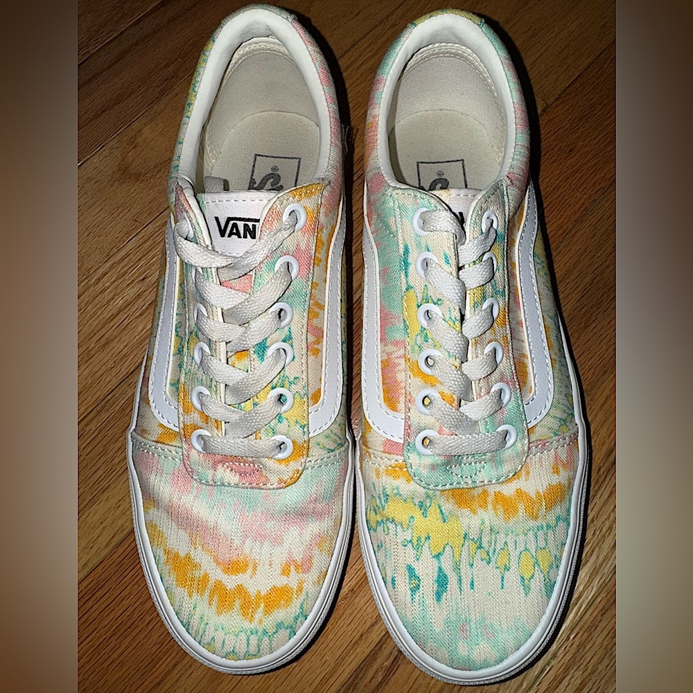 VANS Old Skool Tie Dye Shoes, Women’s Size 8.5, Pastel Prints